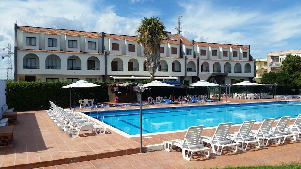 Hotel Relax Сиракузы Экстерьер фото