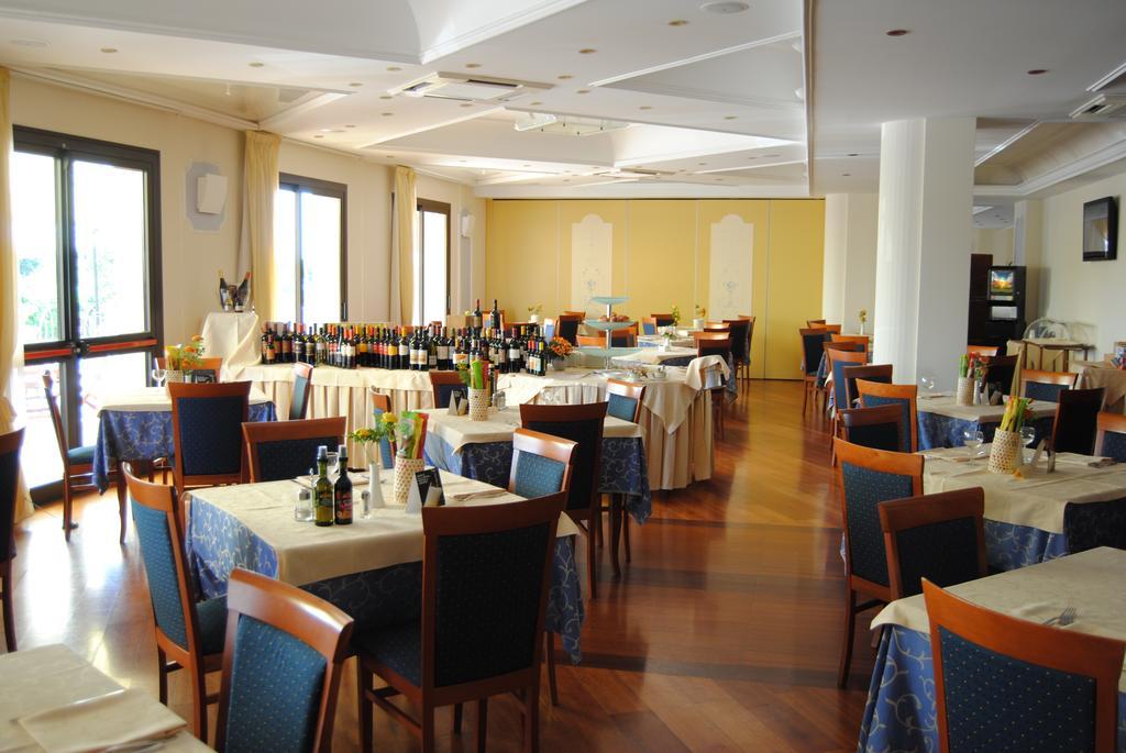 Hotel Relax Сиракузы Экстерьер фото