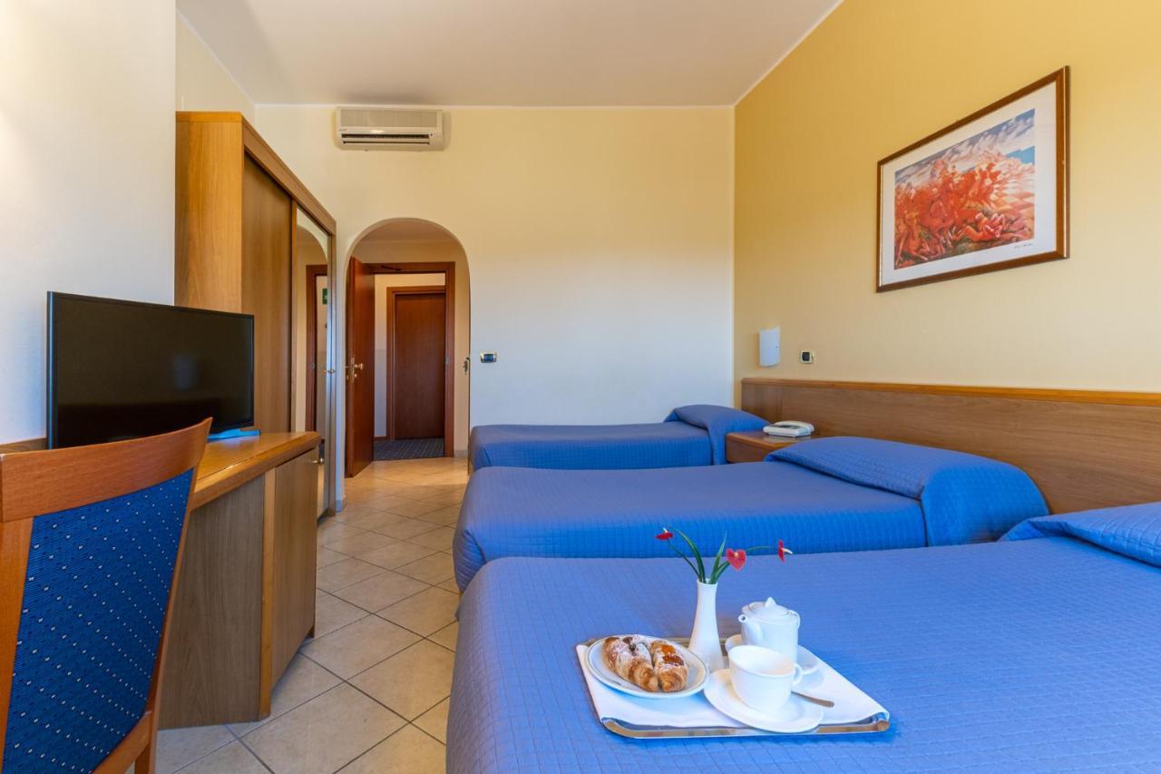 Hotel Relax Сиракузы Экстерьер фото