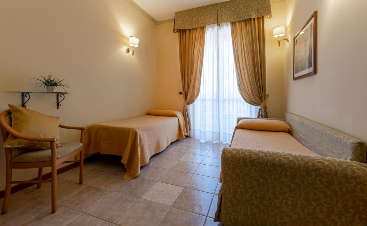 Hotel Relax Сиракузы Экстерьер фото
