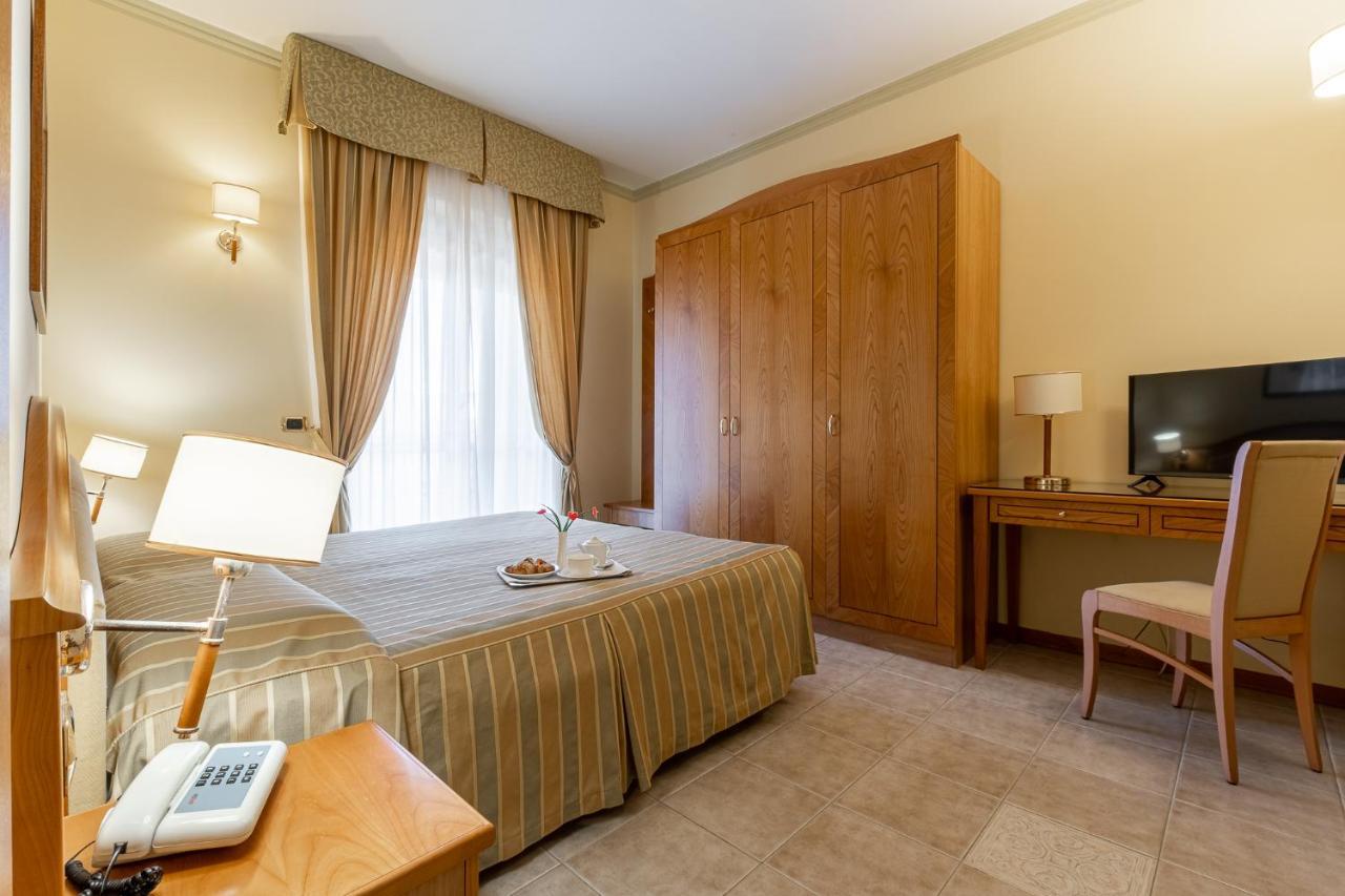 Hotel Relax Сиракузы Экстерьер фото
