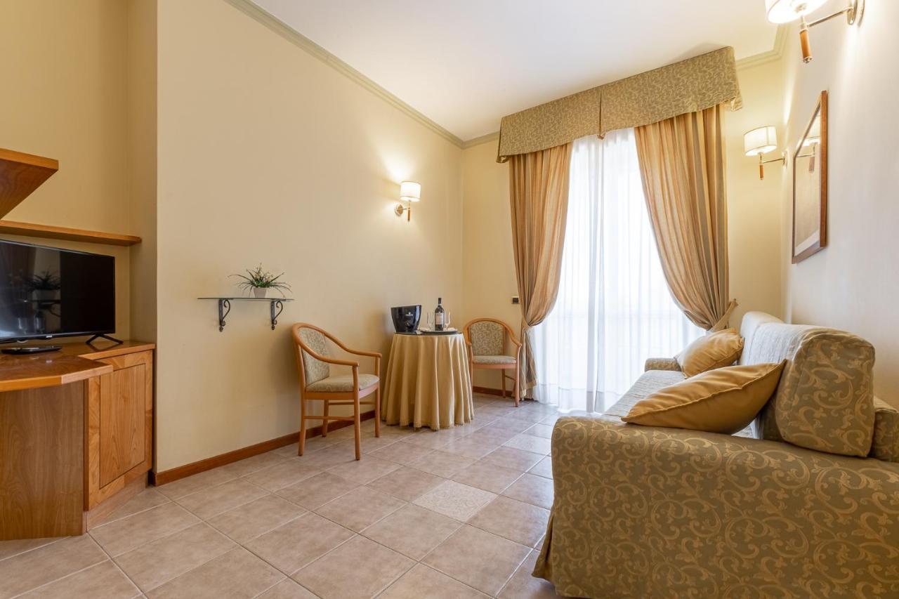 Hotel Relax Сиракузы Экстерьер фото
