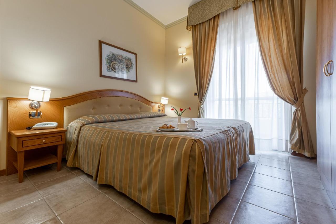 Hotel Relax Сиракузы Экстерьер фото